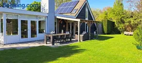 Vakantiehuis met sauna, omheinde tuin & nabij strand VP087 - Image 1