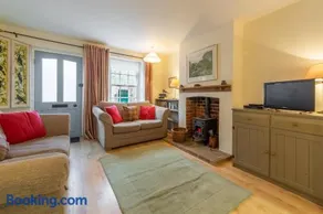 Petts Cottage - Image 2