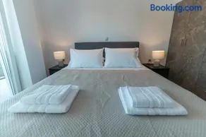 Laura City Apartments by the Sea - Image 2