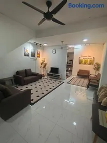 Rimbunan Desa Homestay with Private Pool - Image 2
