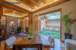 Zhangjiejie Yuelu Homestay Nearby the Entrance of Avatar mount Free illy coffee & Fresh Fruit, Free Laundry Service,Vegetarian Friendly - Image 1