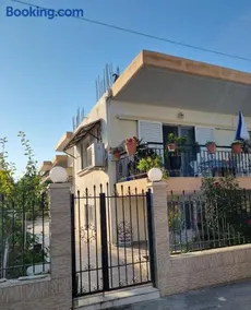 Eleni's Apartments - Image 1