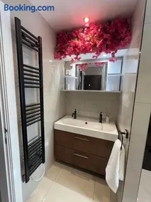 The Penthouse Luxury Central Apartment - Image 5