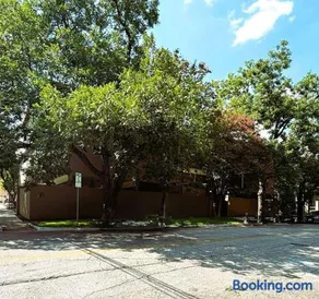 Hidden Gem in Austin Art District - Image 2