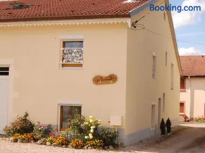 Gîte confortable près de Gérardmer avec terrasse et accueil chaleureux - Image 2