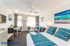Glenelg Central Studio Aqua - Image 2