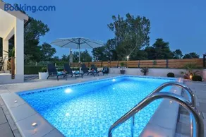 Punta Garden Pool House - Image 2