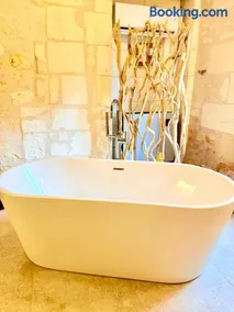 Suite romantique, piscine intérieure privée et sauna - Image 3