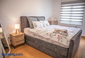 Lux Apartment Rose - Elite 74m2 - Image 4