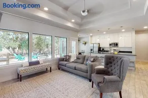 Tanglewood Retreat | Updated house in Spring Branch with a large yard - Image 1