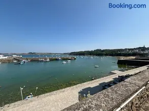 Raw - Entire Waterfront Accommodation - Image 2