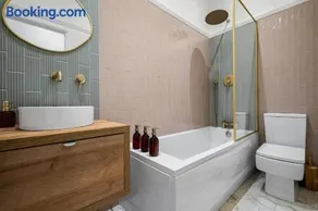 Stylish 1 Bed City Centre Apartment (Sleeps 4) - Image 5