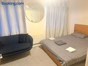 Cosy Aeroport guest house - Image 1