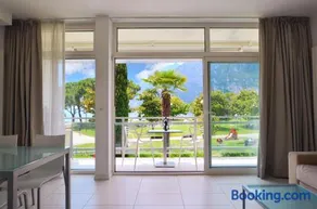 Club Nautico - Phoenix Studio Lake View - Image 2