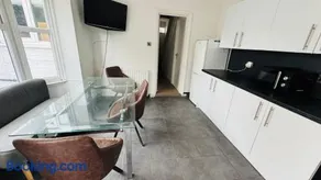Ella street Double room - Image 3