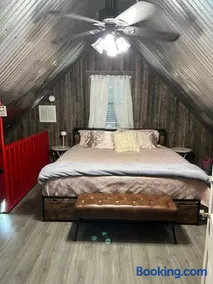 Prickly Pear - Rustic Cabin - Image 2