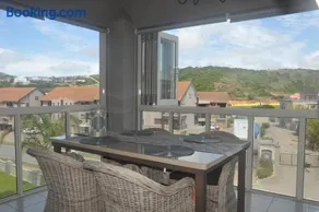 Estoril Villas 10 - Image 1