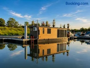 Suite romantique sur l'eau - Sauna, Rooftop, Bain - Image 1