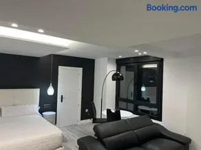 Black and White Suite La Marinera - Image 5