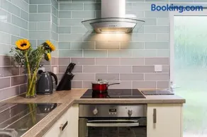 Truro apartment in a stunning quiet location - Image 5
