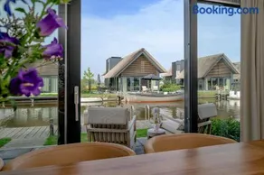 Aan Het Water 'Wetterhaghe' optioneel met E-Sloep - Image 1