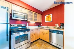 Metro Extended Stays Phoenix - 2BR Upstairs - Image 2
