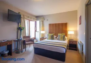Cryans Hotel - Image 4