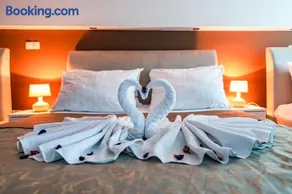 Hotel Oasis - Image 3