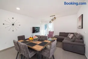 Apartment Vista Mare 1 with heated pool - Image 3