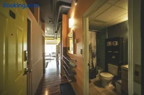 2 Full Beds, Near Rogers Place Downtown Central, Memorable 1 Bedroom Condo - Image 1