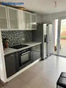 Maison familiale 7 personnes Jardins & BBQ Tram centre - Image 4