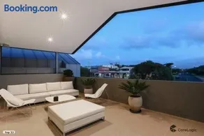 Spacious apartments in the heart of Sorrento - Image 2