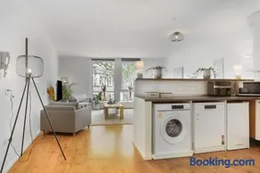 Group-Friendly Stay in Tilburg Walk to 013 - Image 3