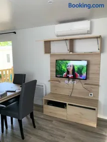 Envie d un break de paysages sauvages et de nature ce mobile home neuf tout confort climatise idealement situe au bord de l eau dans un camping 4 etoiles vous attend pour un week end quelques jours ou des vacances en famille - Image 5