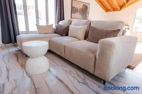 Modern Studio Loft in Central Larnaca with WiFi - Image 4