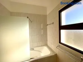 Sunny Pool House - Image 3