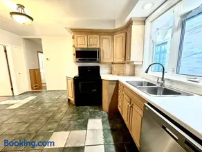 Cozy room With Shared Bath near Bayview York Mills - Image 2