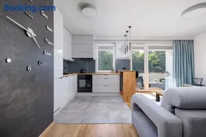 Apartament Blisko Parku Śląskiego w Katowicach z Parkingiem by Noclegi Renters - Image 3