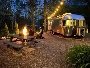 Glamping Guesthouse Airstream Experience - Image 5