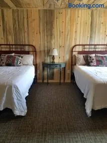 406 Cabins at Yellowstone - Image 2