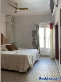 Maison de la Place, chambre Célestine et Alphonsine - Image 1