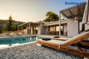 Villa when Waters are Colored - Image 2