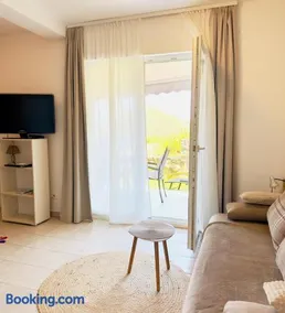 Villa Evita Apartments - Image 2