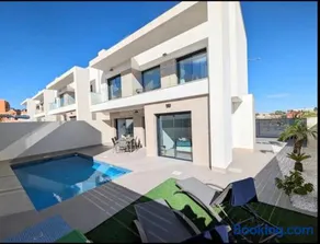 R-53 Corner Villa with private pool - Image 1