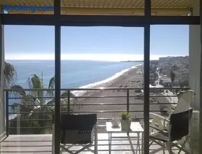 Agréable studio avec jardin, piscine et internet haut débit | Vue plage | À côté de la plage - Image 5