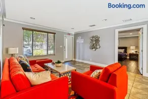 Hollywood Villa close to the BEACH w/HEATED POOL - Image 5