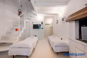 [Jacuzzi & Free Parking] 15 min to Arena - Image 3