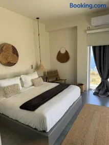 Iliades Luxury Boutique Suites - Image 1