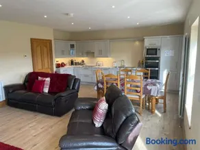 Molly's Self Catering Accommodation - Image 4