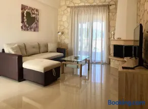 Amfithea House - Image 1